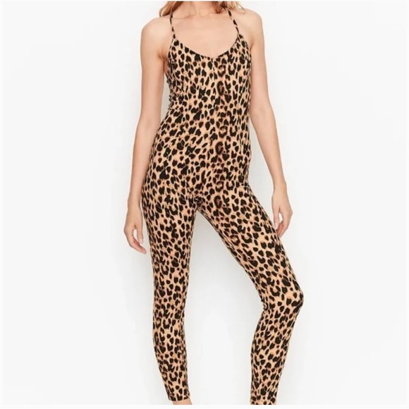 NWT Victoria’s secrets leopard print jumpsuit, size medium - Picture 1 of 9